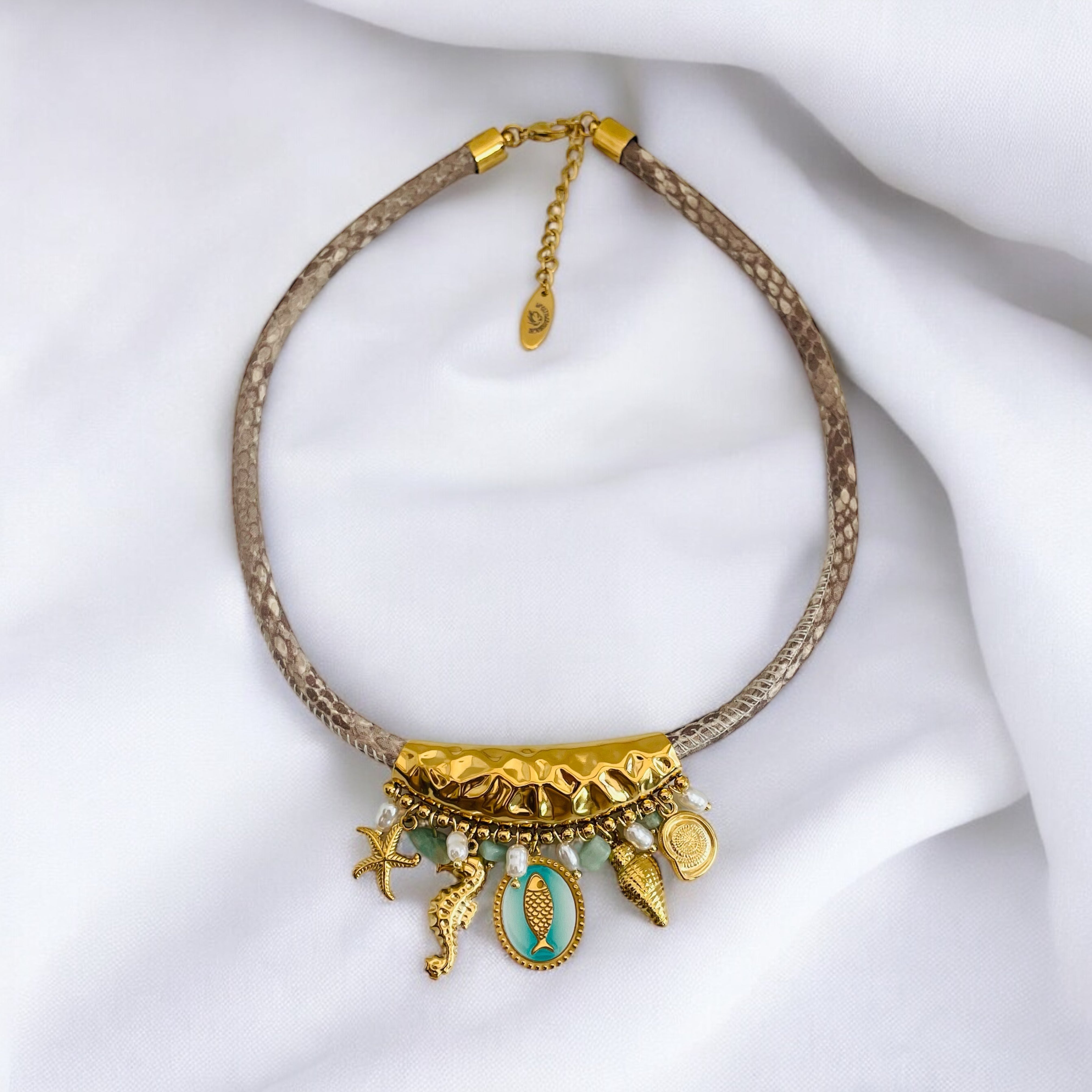 Collier Meave