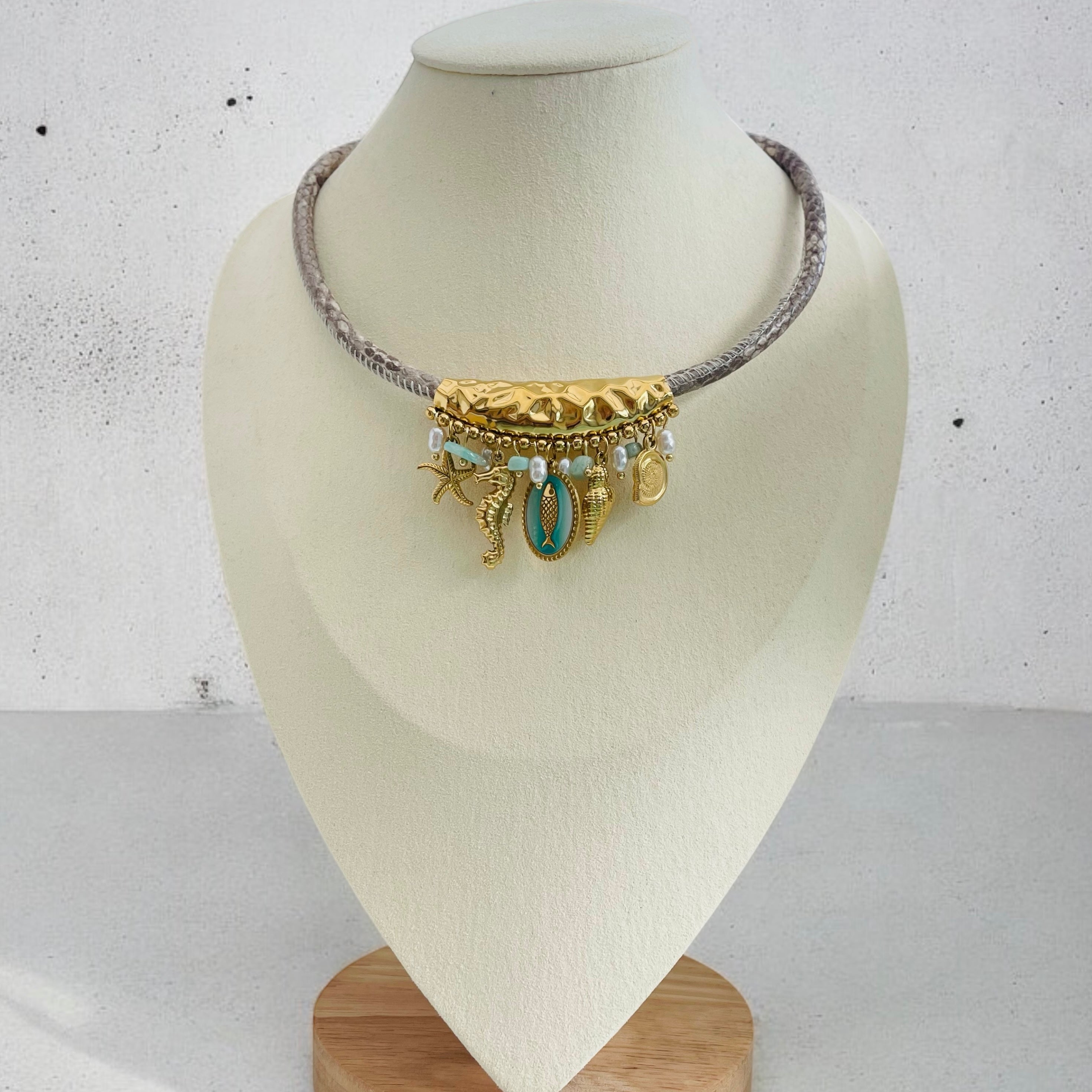 Collier Meave