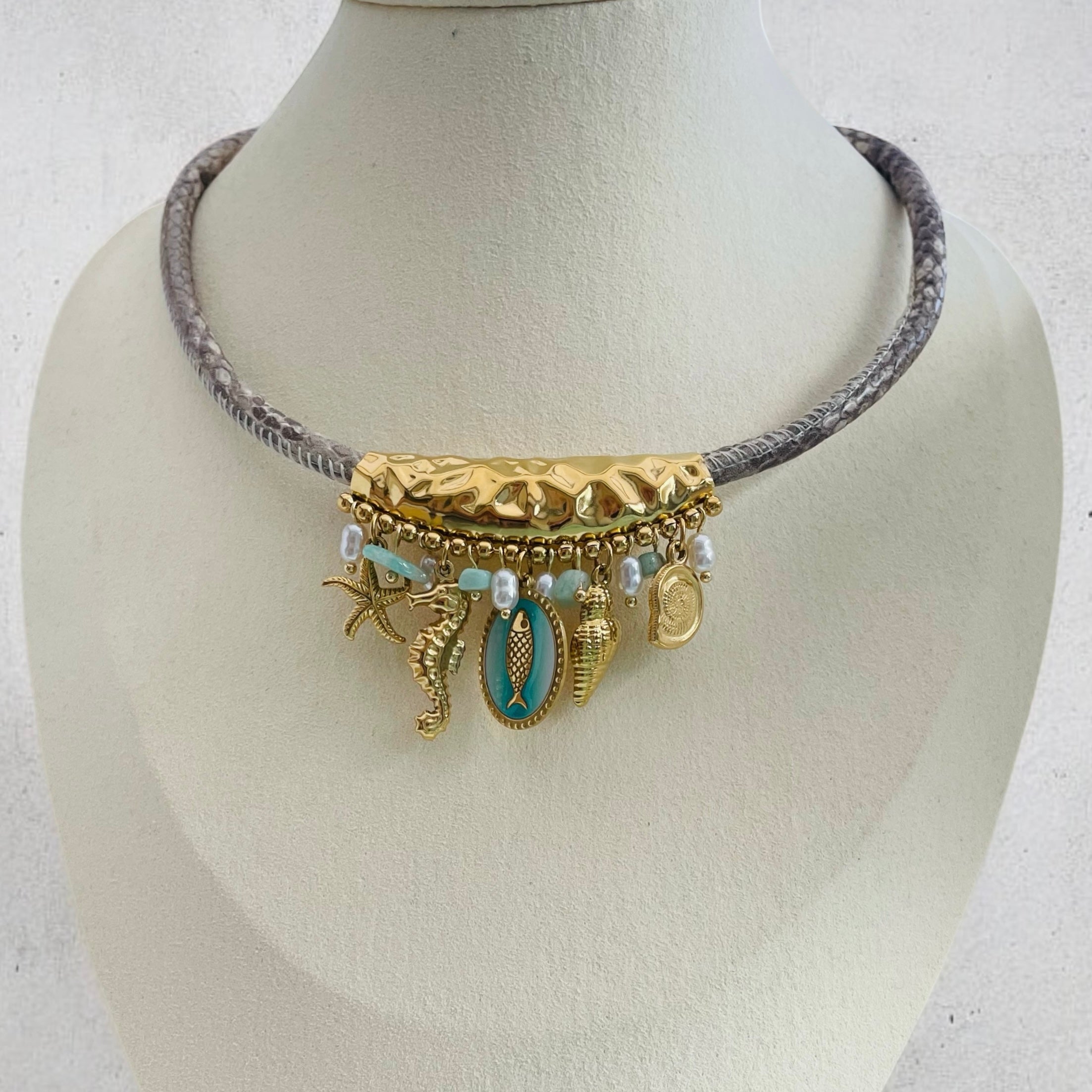 Collier Meave