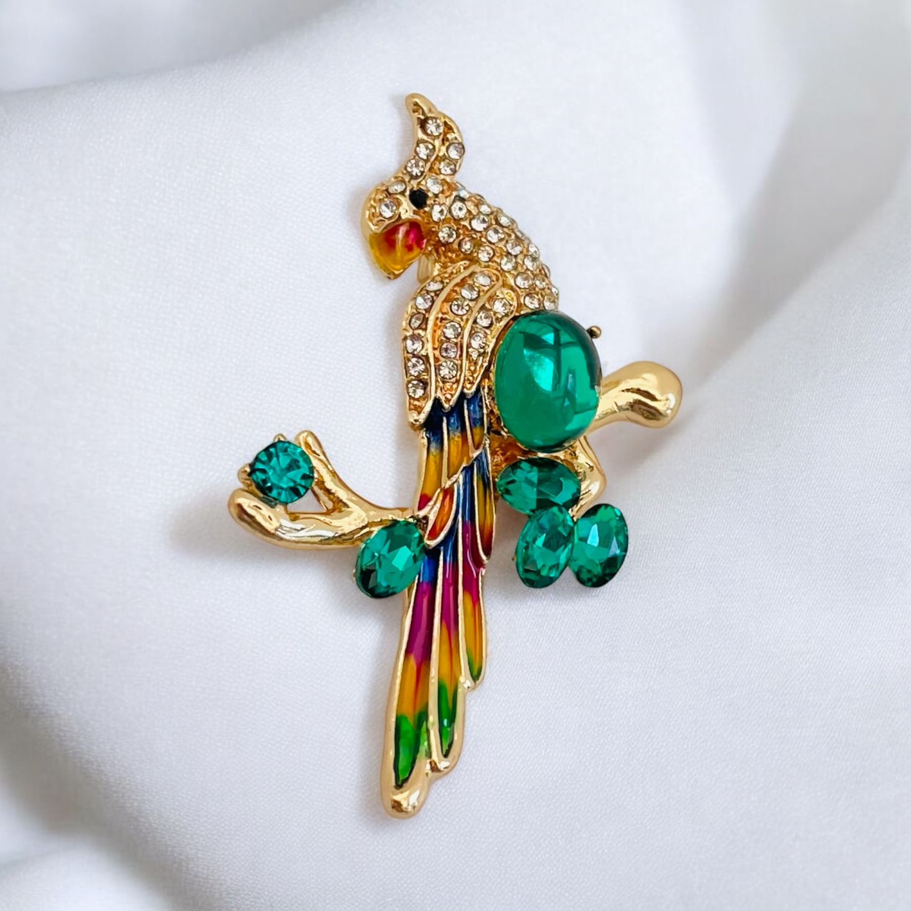 Broche Sarika