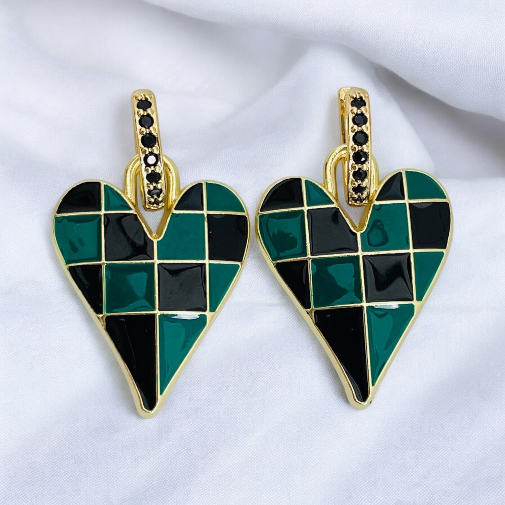 Swelya Green and Black