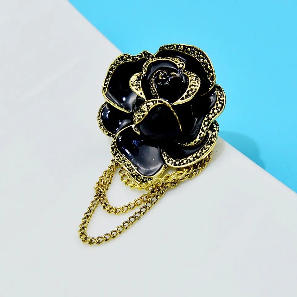 Broche Black Baccara