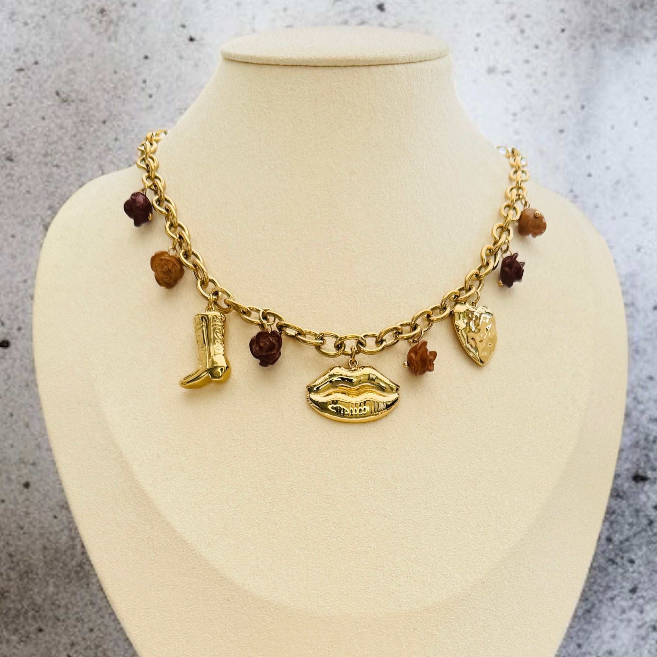 Collier Lyora
